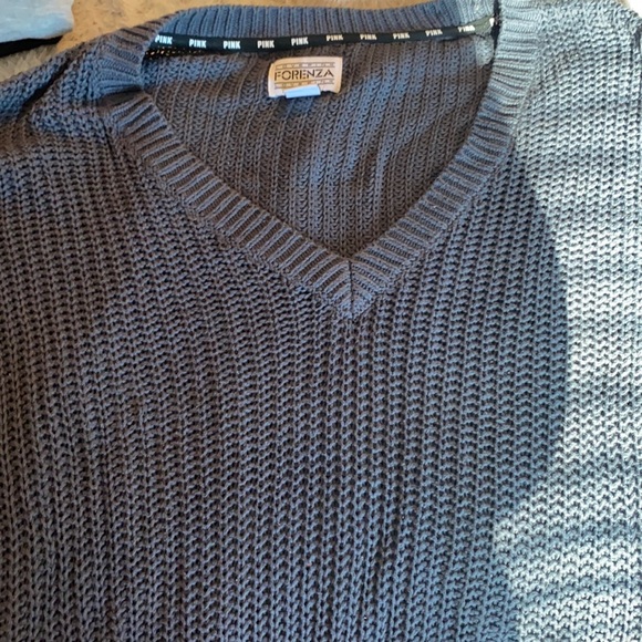 Pink sweater - Picture 1 of 3